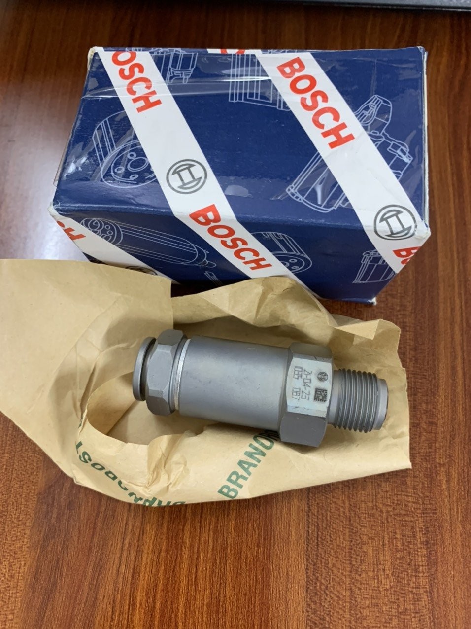 Van áp suất thanh nhiên liệu BOSCH, Komatsu parts, Valve, Relief 6745-71-4330, PC300-8, Phụ tùng máy komatsu