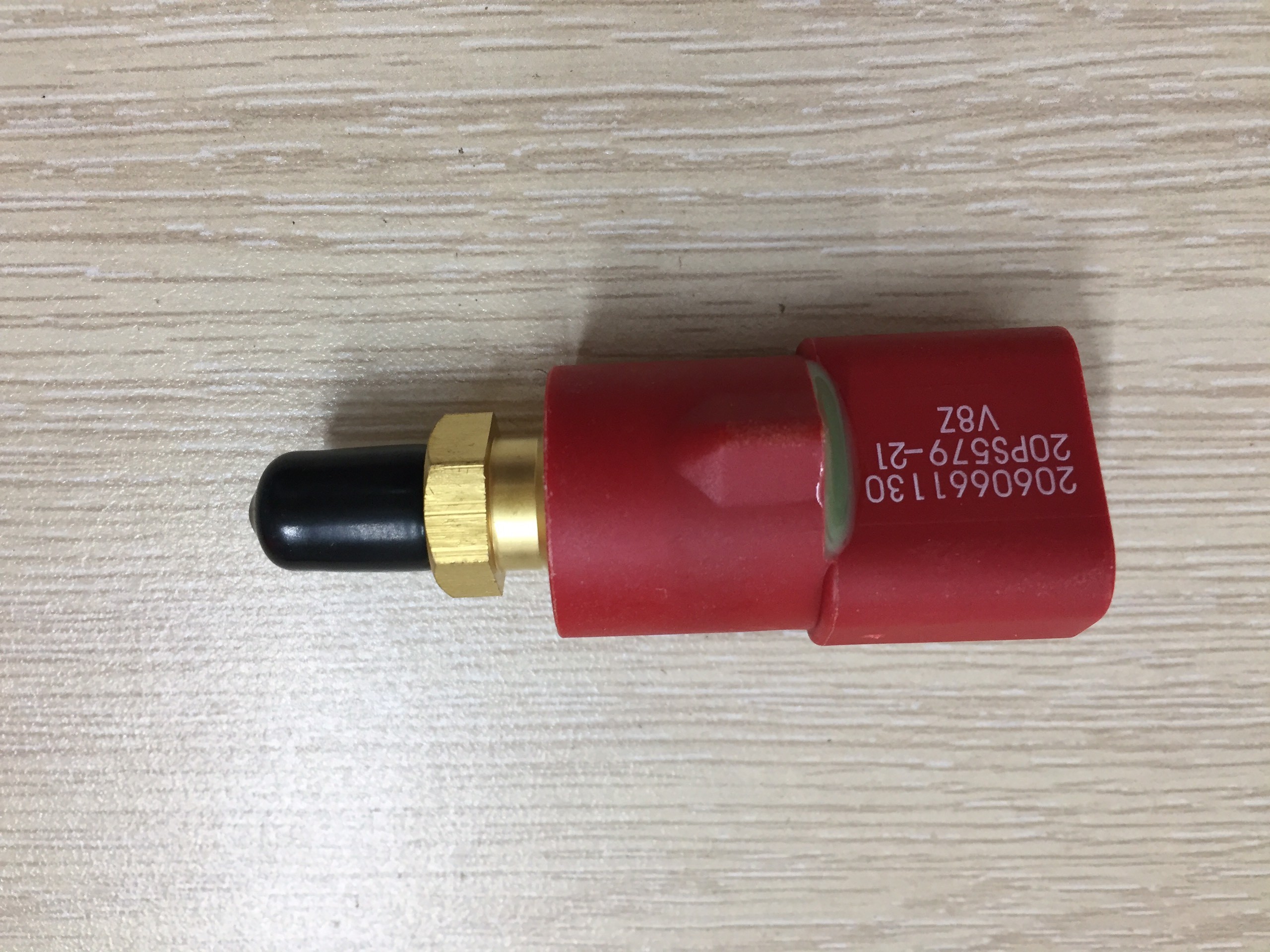 Cảm biến áp suất komatsu, công tắc áp suất komatsu, Komatsu parts, Pressure Switch Sensor 206-06-61130 2060661130, phụ tùng xúc ủi komatsu