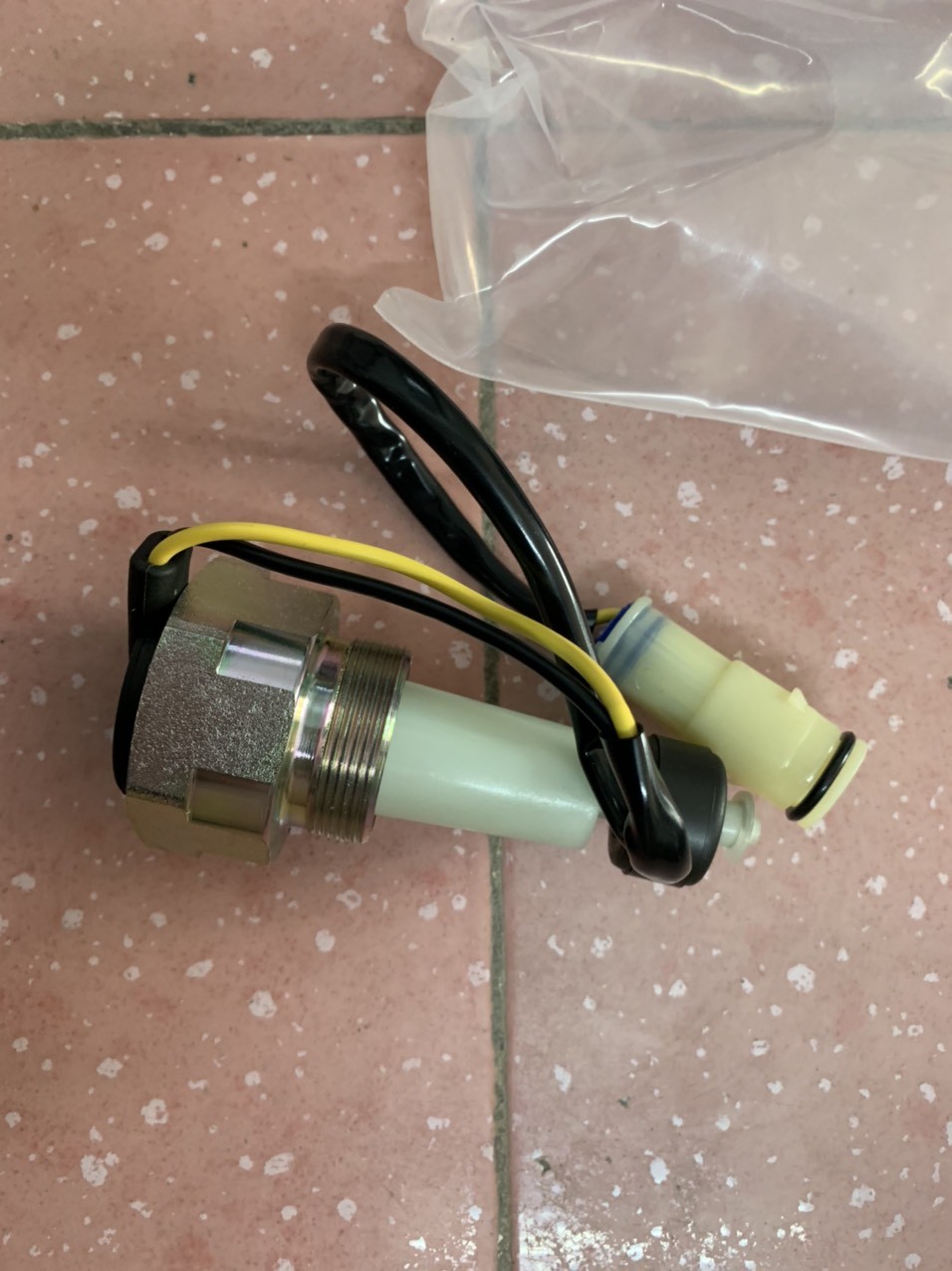 Cảm biến mức nước volvo VOE14541720 Water Level Sensor,  for Volvo Excavator EC210B EC140B EC240B EC290B EC360 EC460 Volvo parts, phụ tùng máy xúc volvo, phụ tùng máy công trình volvo