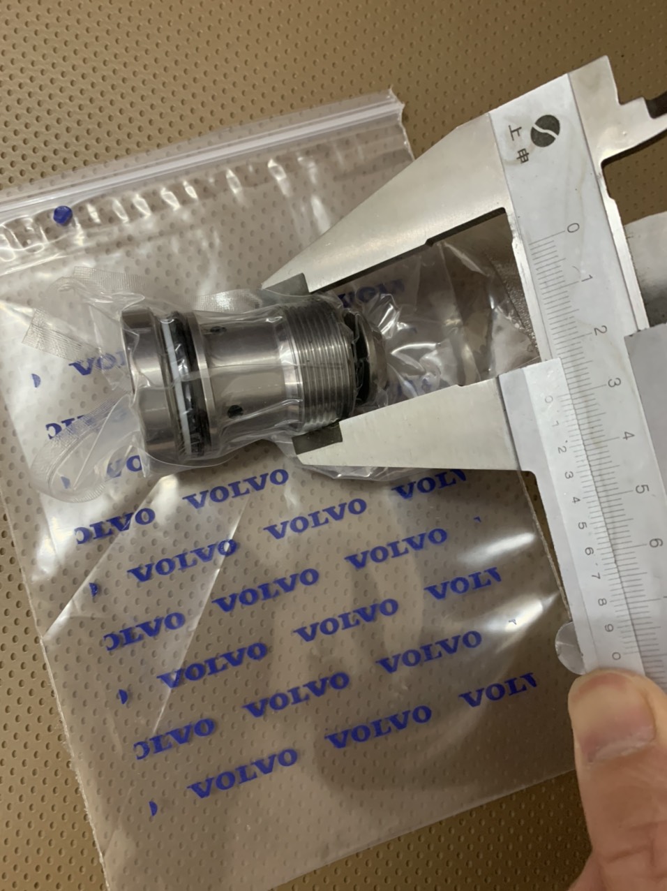 Van chính máy volvo VOE14617014 Relief Valve for EC200B, EC210B, EC220E, EC240B, EC240C, EC950E excavator, Volvo parts, phụ tùng máy xúc volvo, phụ tùng máy công trình volvo