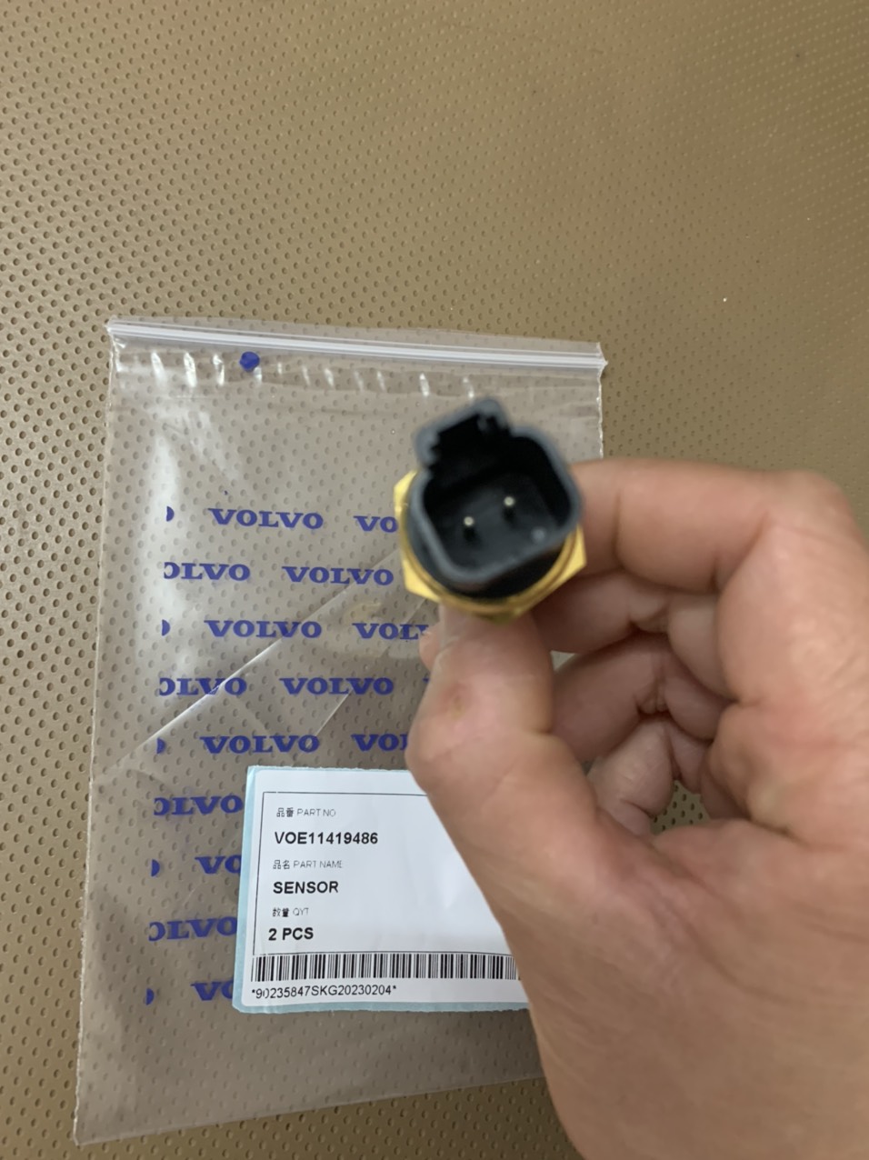 Cảm biến nhiệt độ nước máy xúc volvo Temperature Sensor VOE11419486 Fits VOLVO EC330 EC460C, Volvo parts, phụ tùng máy xúc volvo, phụ tùng máy công trình volvo