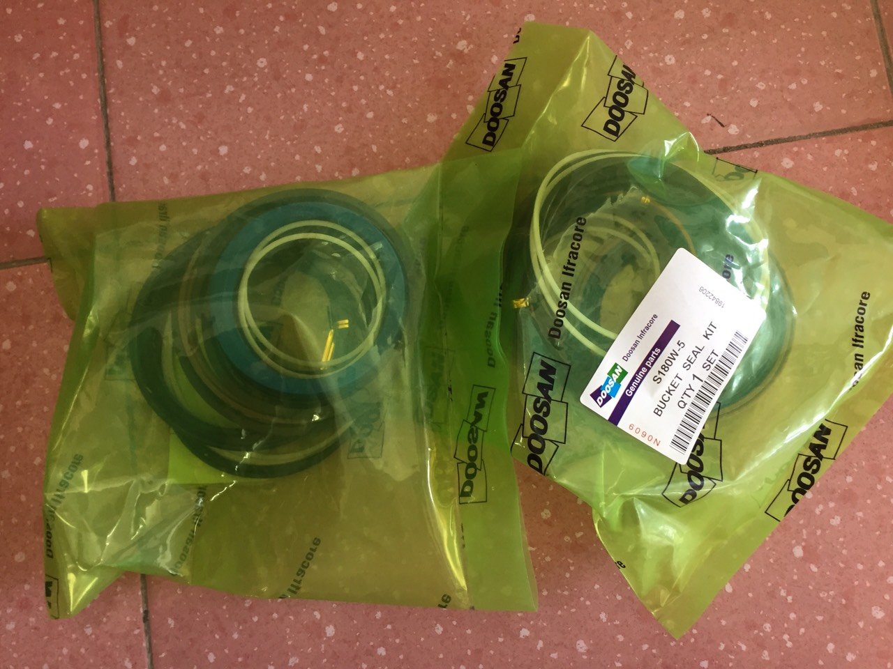 Doosan Excavator Parts, Bucket Seal Kit S180W-5