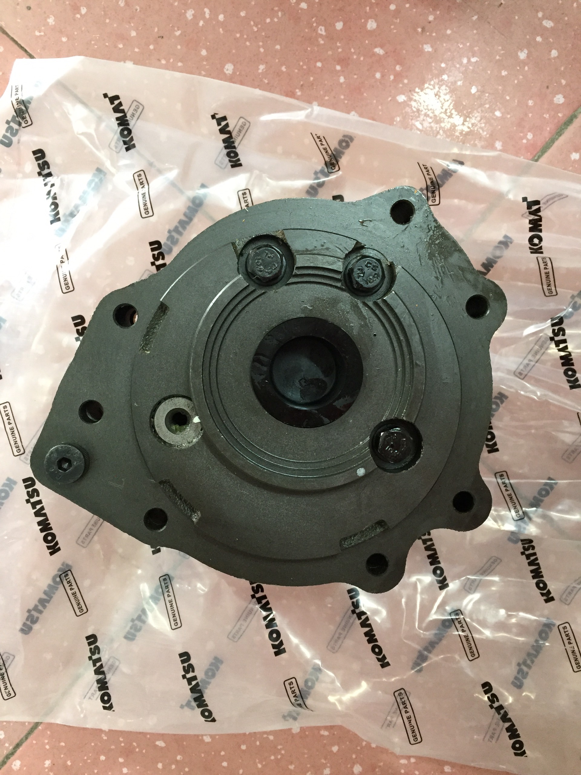 Bơm đi số máy ủi Komatsu, Komatsu parts, Pilot Gear Pump ASS'Y 113-15-00470 D31P-18, D21A-8T, D21AG-17, D21E-6, phụ tùng máy công trình komatsu