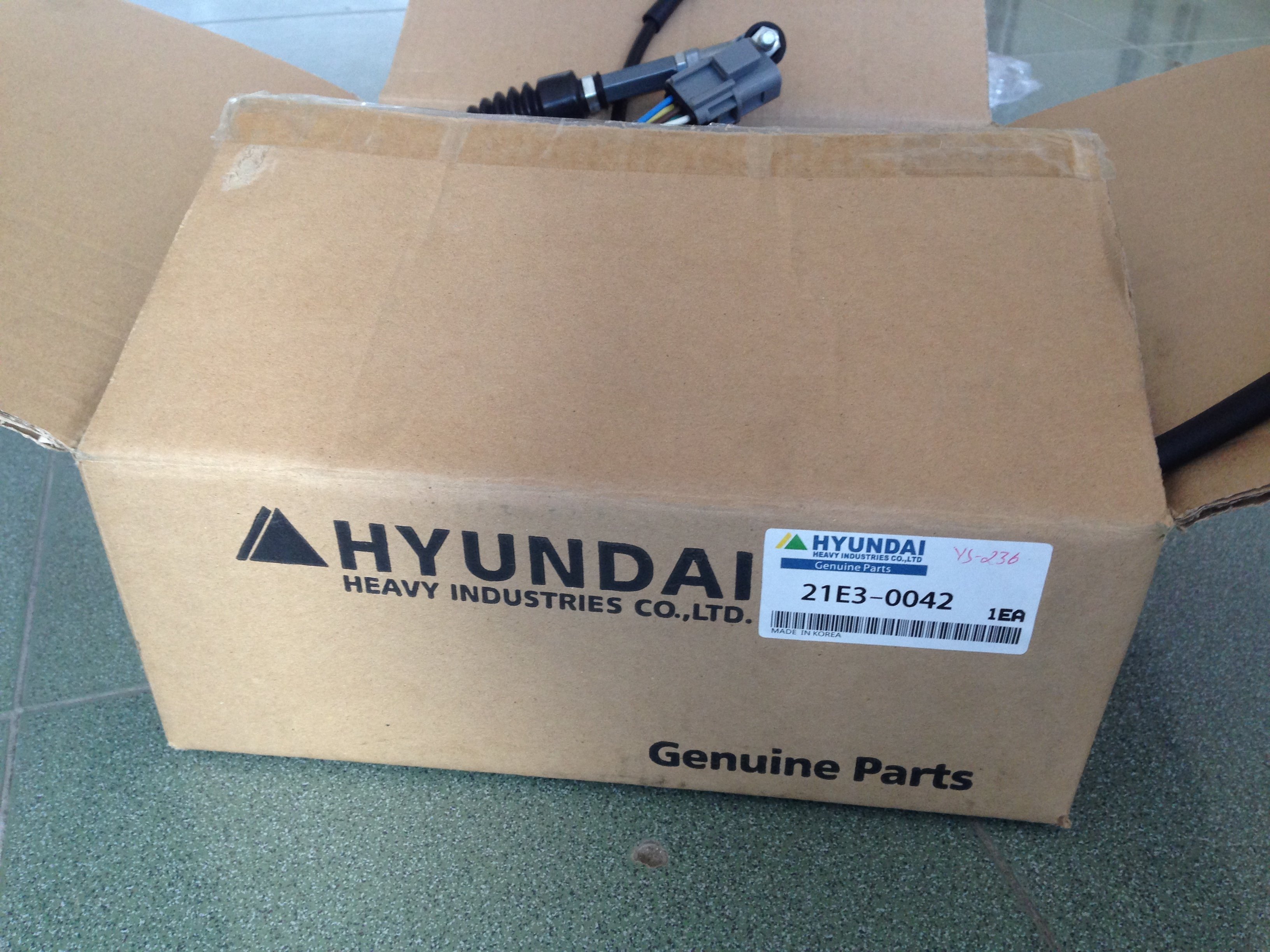 Hyundai Excavator Parts, Speed Sensor 21E3-0042